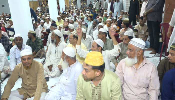রাউজানের শাহনগরে পবিত্র ঈদে মিলাদুন্নবী (দ.) উপলক্ষে আজিমুশ্শান মিলাদ মাহফিল এবং শাহনগর ইলিয়াছ খাঁ জামে মসজিদ প্রকাশ নগর মুড়া জামে মসজিদের শুভ উদ্বোধন অনুষ্ঠিত হয়েছে। 